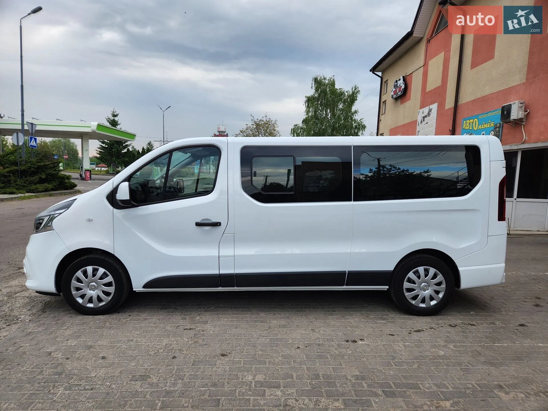 2020 Renault Trafic - мініатюра 3