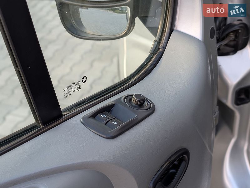 Минивэн Renault Trafic 2008 в Ивано-Франковске фото 26 Минивэн Renault Trafic 2008 в Ивано-Франковске