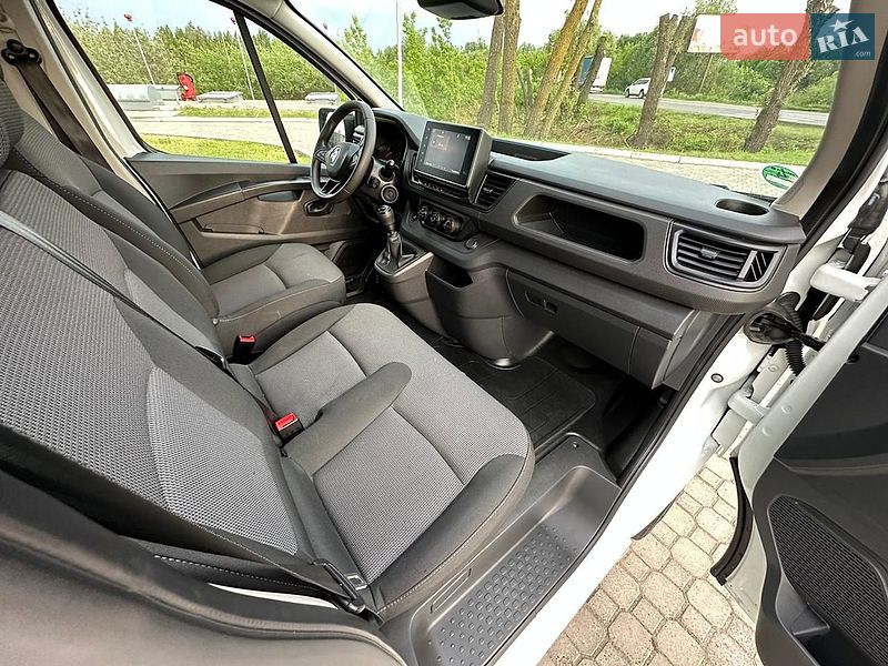 Грузовой фургон Renault Trafic 2022 в Киеве