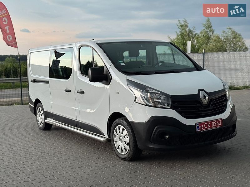Грузопассажирский фургон Renault Trafic 2017 в Буче