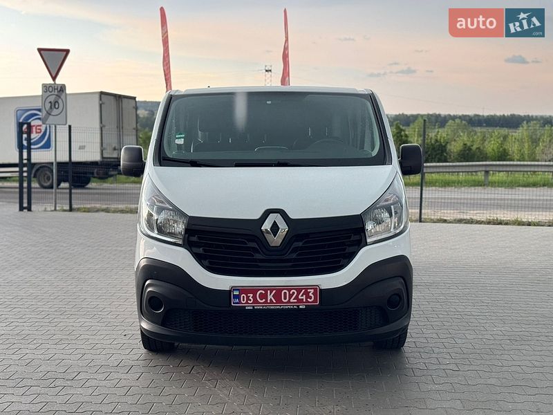 Грузопассажирский фургон Renault Trafic 2017 в Буче