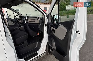 Грузопассажирский фургон Renault Trafic 2017 в Буче