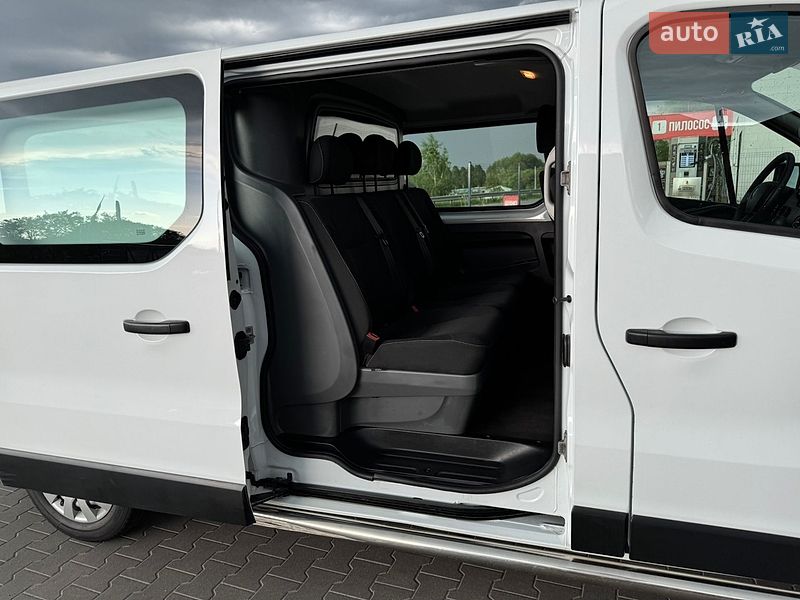 Грузопассажирский фургон Renault Trafic 2017 в Буче