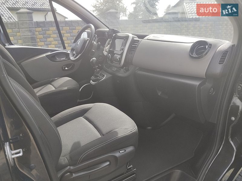 Грузопассажирский фургон Renault Trafic 2017 в Дубно