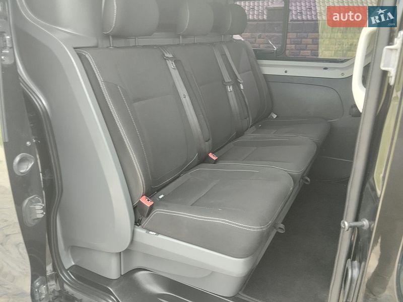 Грузопассажирский фургон Renault Trafic 2017 в Дубно