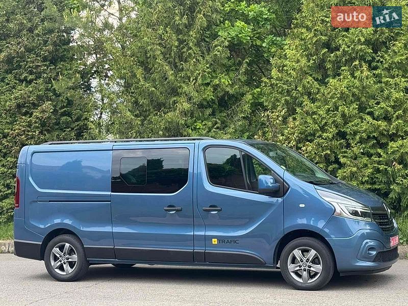 Вантажопасажирський фургон Renault Trafic 2020 в Рівному