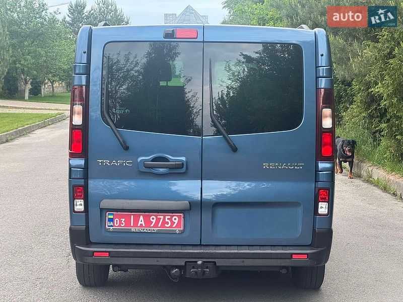Вантажопасажирський фургон Renault Trafic 2020 в Рівному
