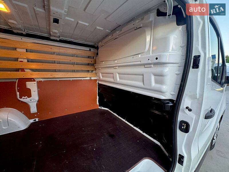 Грузовой фургон Renault Trafic 2024 в Дубно
