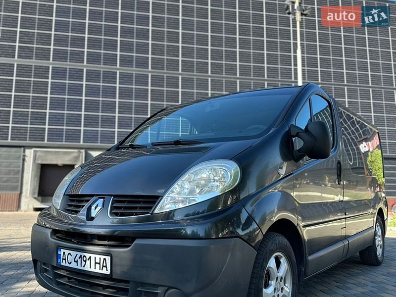 Грузопассажирский фургон Renault Trafic 2009 в Луцке