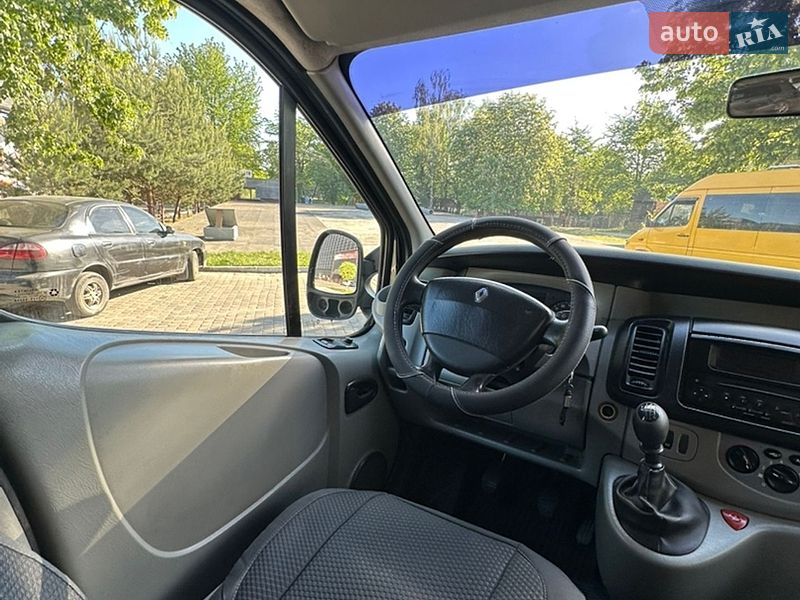 Грузопассажирский фургон Renault Trafic 2009 в Луцке