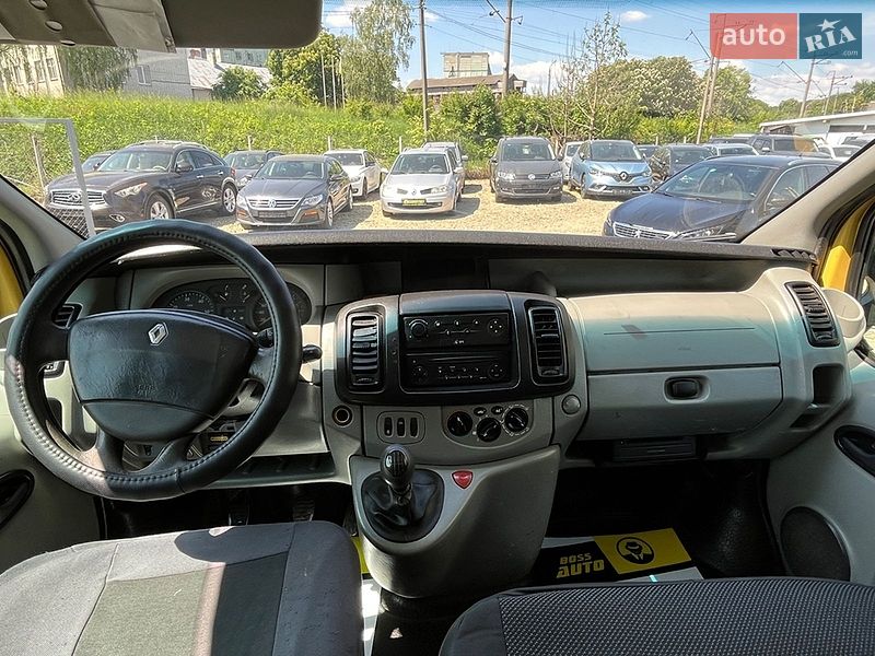 Минивэн Renault Trafic 2005 в Стрые