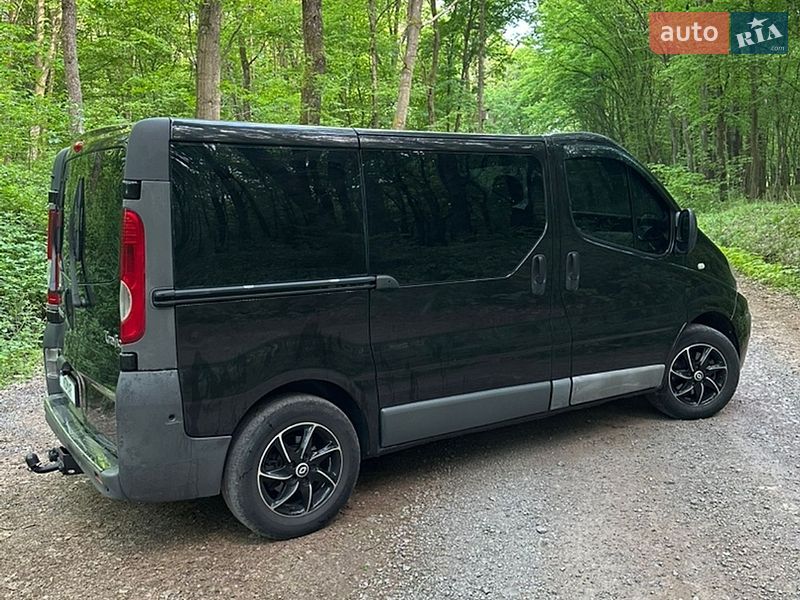 Минивэн Renault Trafic 2009 в Мостиске