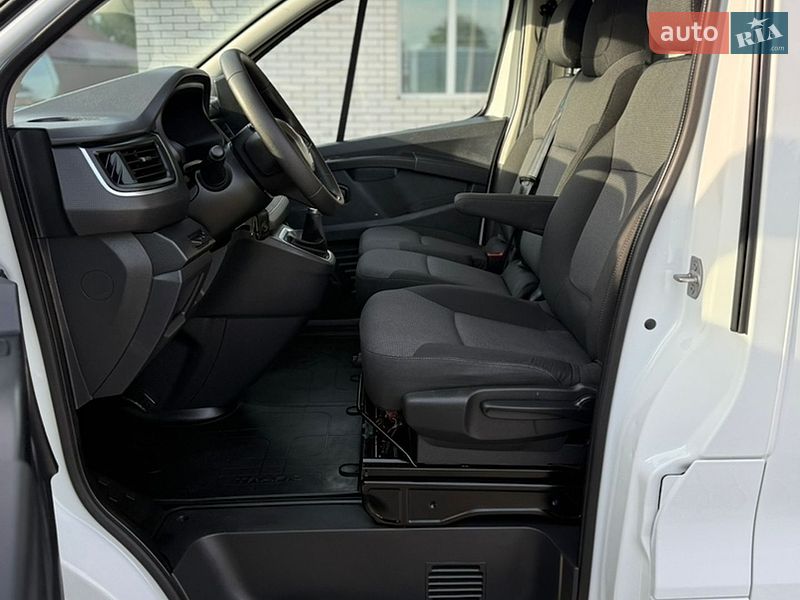 Грузовой фургон Renault Trafic 2022 в Киеве