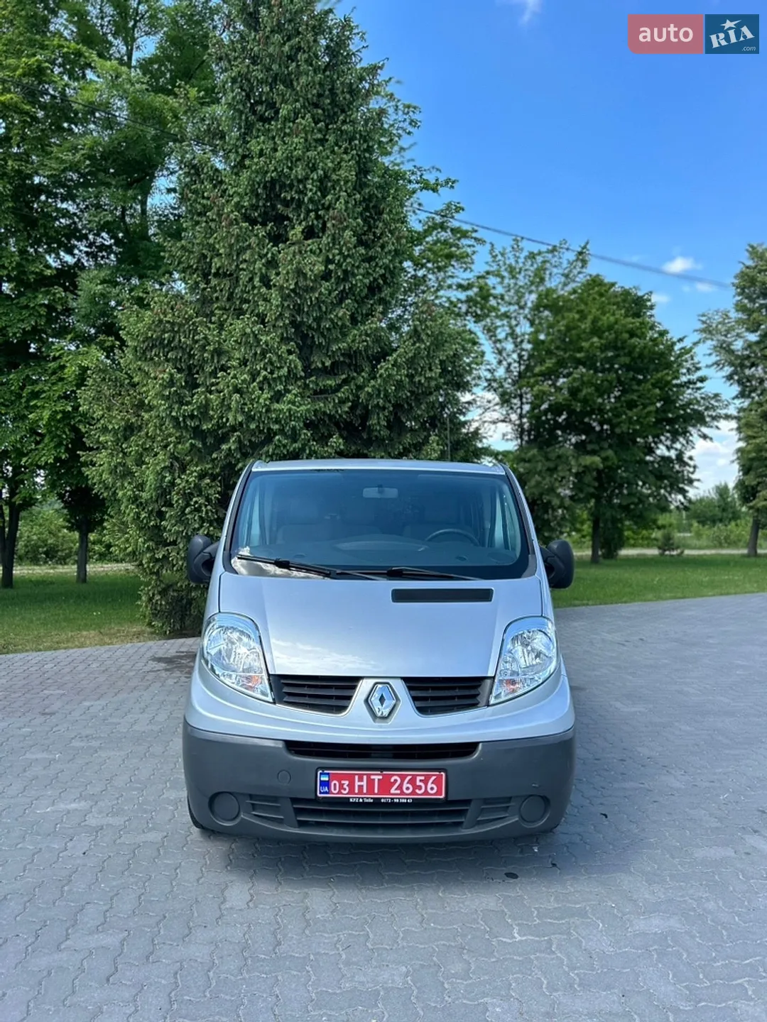 2011 Renault Trafic - мініатюра 2