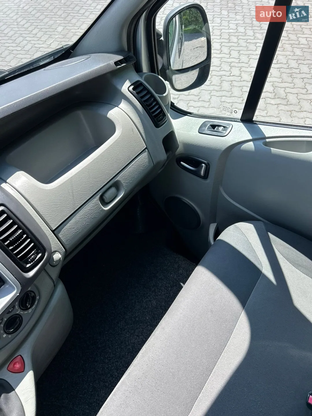 2011 Renault Trafic - мініатюра 101