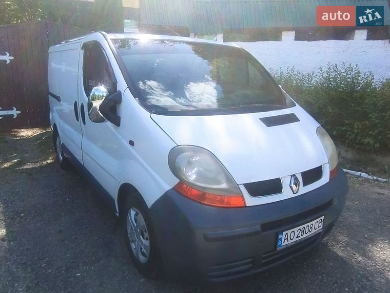 Вантажний фургон Renault Trafic 2002 в Мукачевому