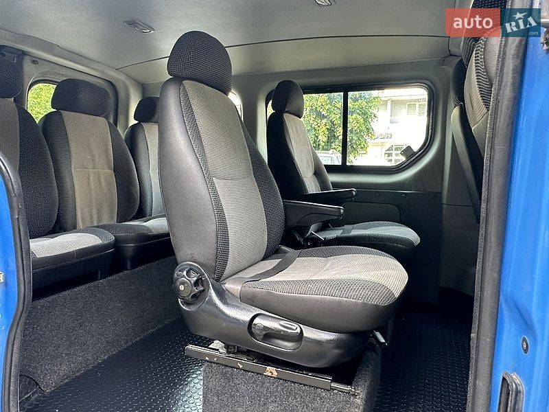 Мінівен Renault Trafic 2006 в Чернівцях