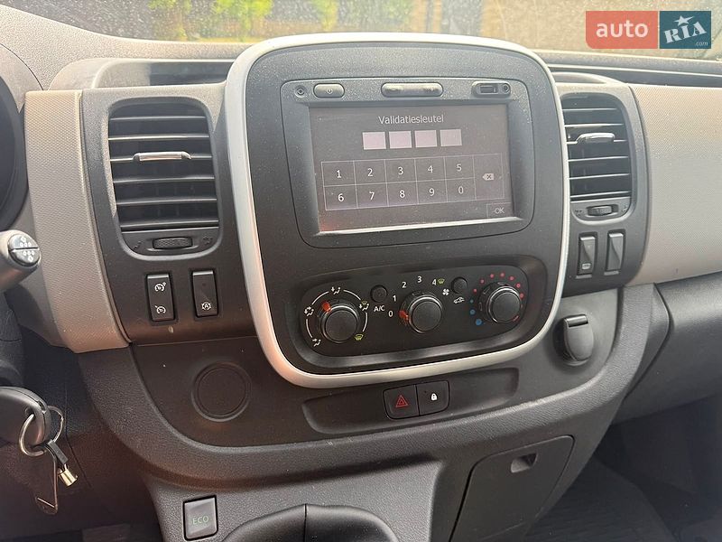 Грузопассажирский фургон Renault Trafic 2016 в Луцке