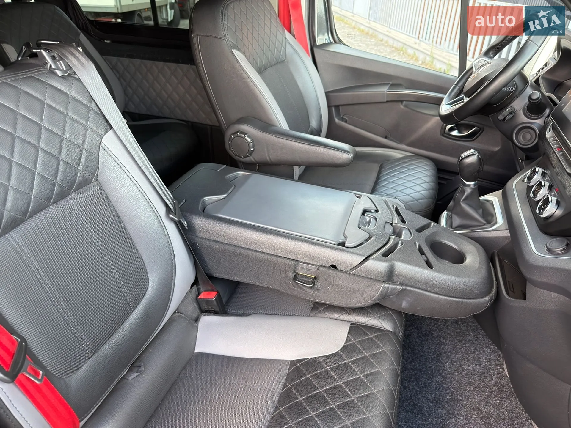 2022 Renault Trafic - мініатюра 36