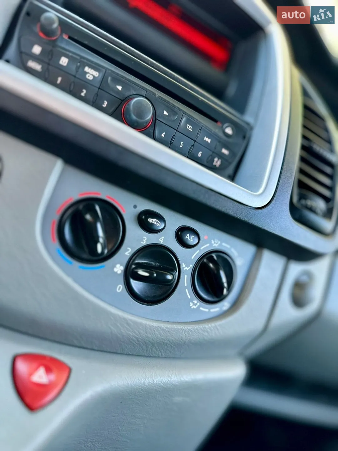 2012 Renault Trafic - мініатюра 34