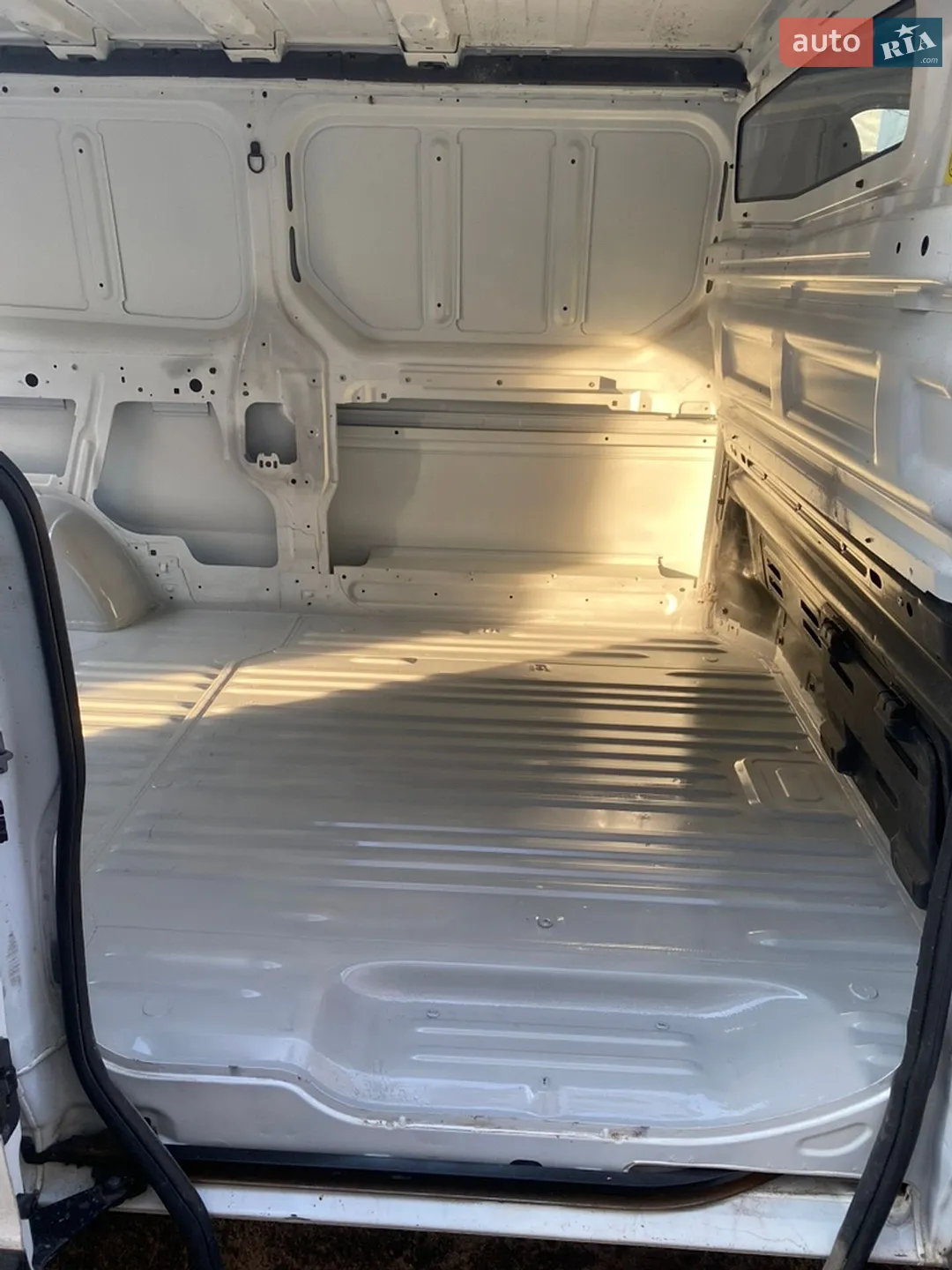 2015 Renault Trafic - мініатюра 27