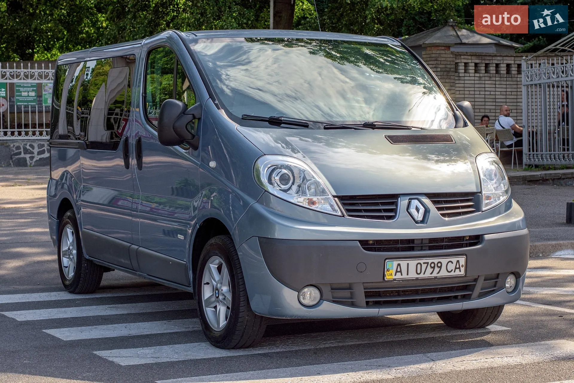 2012 Renault Trafic - мініатюра 2