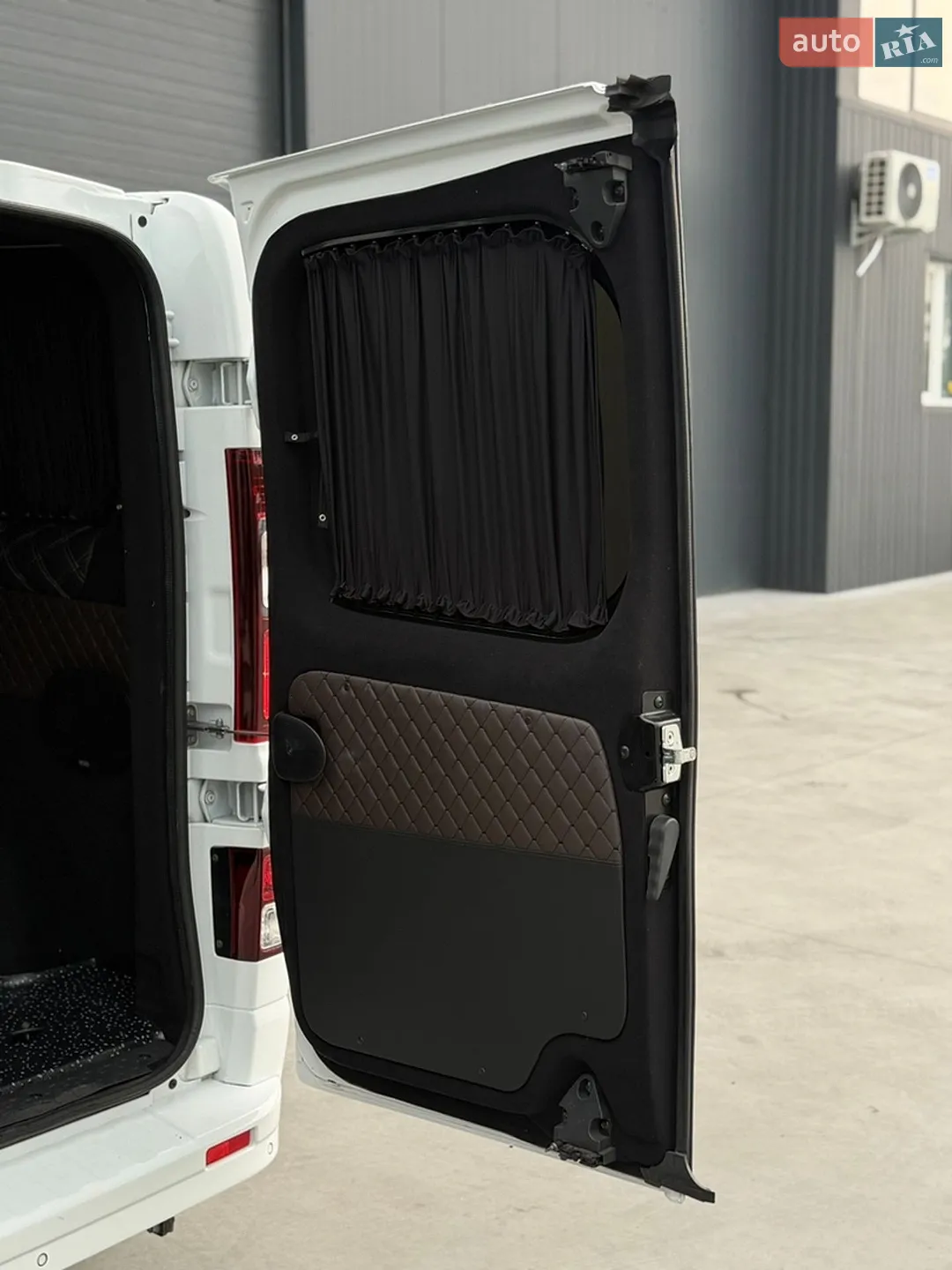 2021 Renault Trafic - мініатюра 30