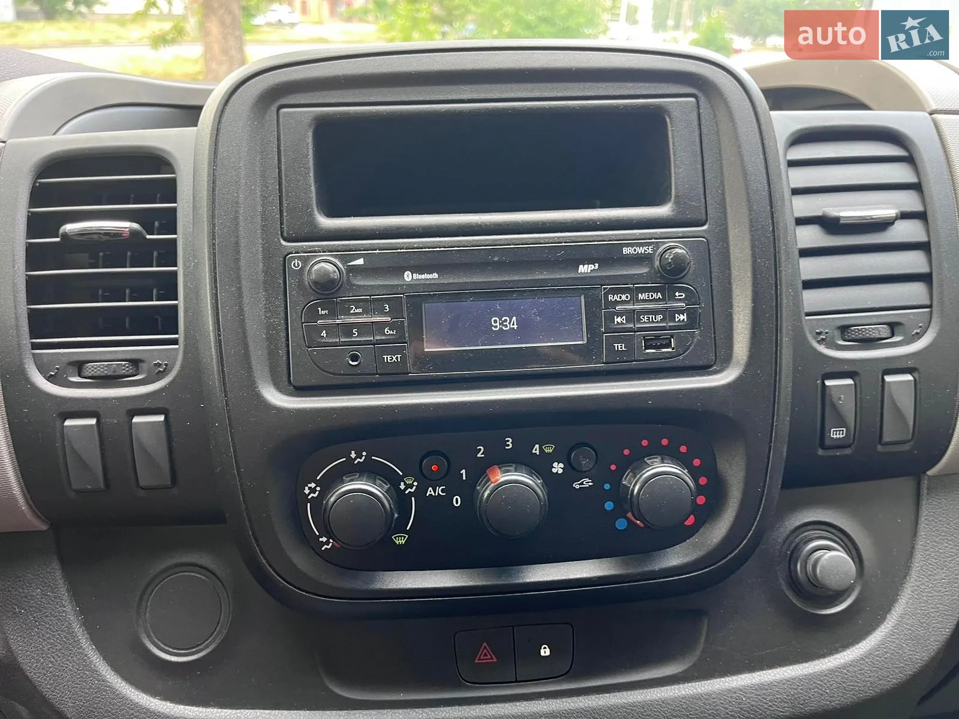 2015 Renault Trafic - мініатюра 16