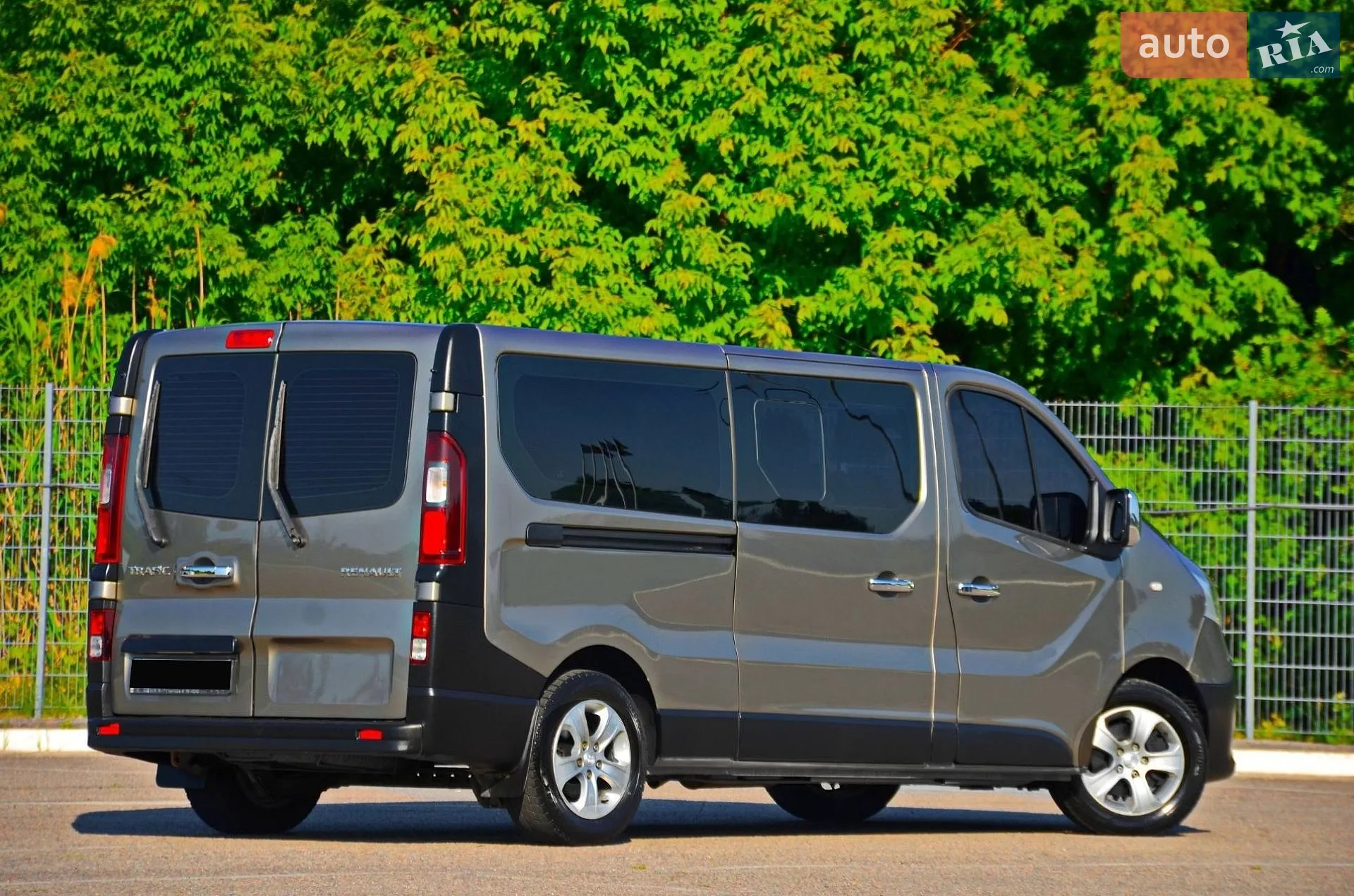 2015 Renault Trafic - мініатюра 2