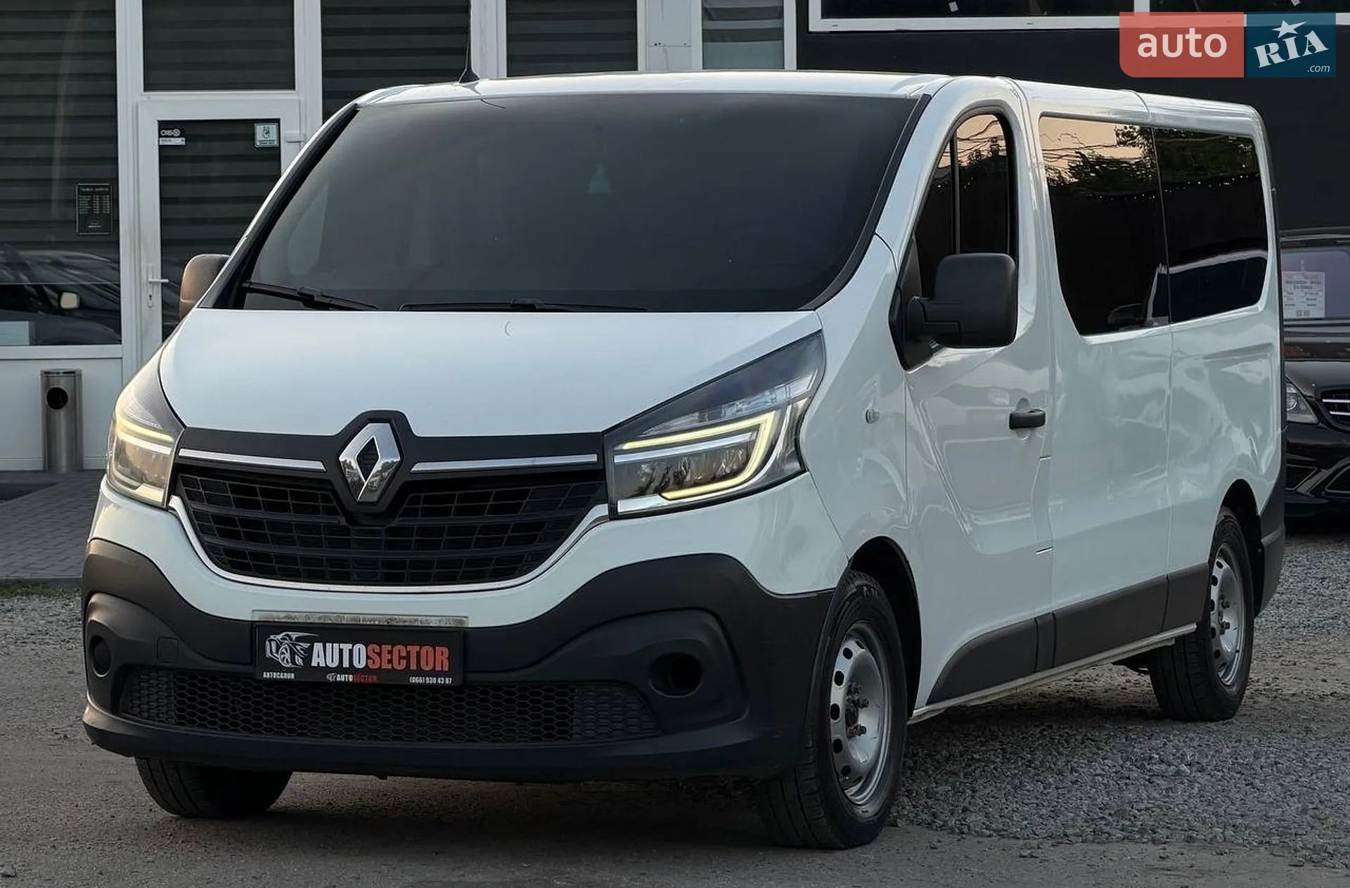 2021 Renault Trafic - мініатюра 2
