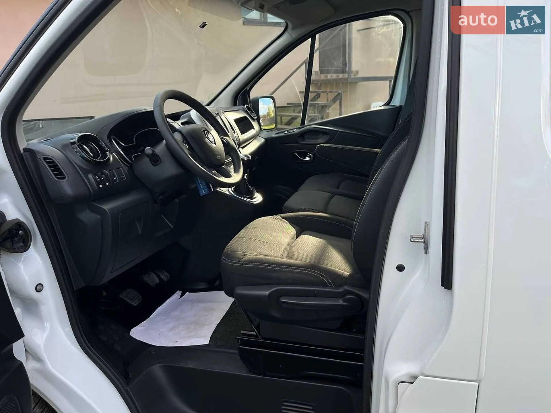 2021 Renault Trafic - мініатюра 13