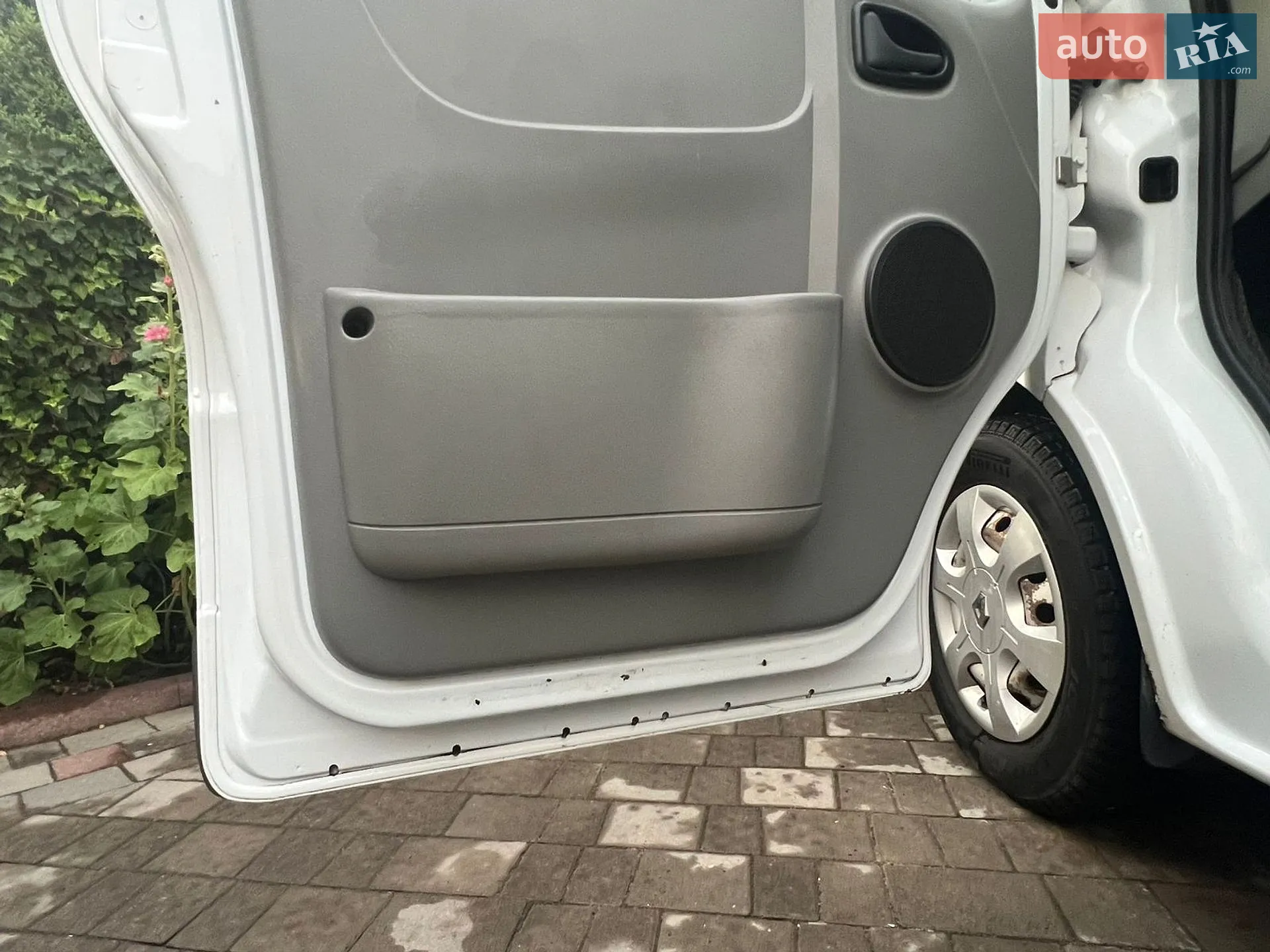 2010 Renault Trafic - мініатюра 12