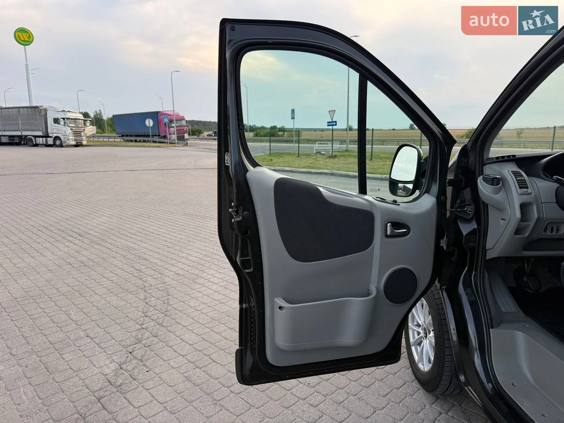 2012 Renault Trafic - мініатюра 18