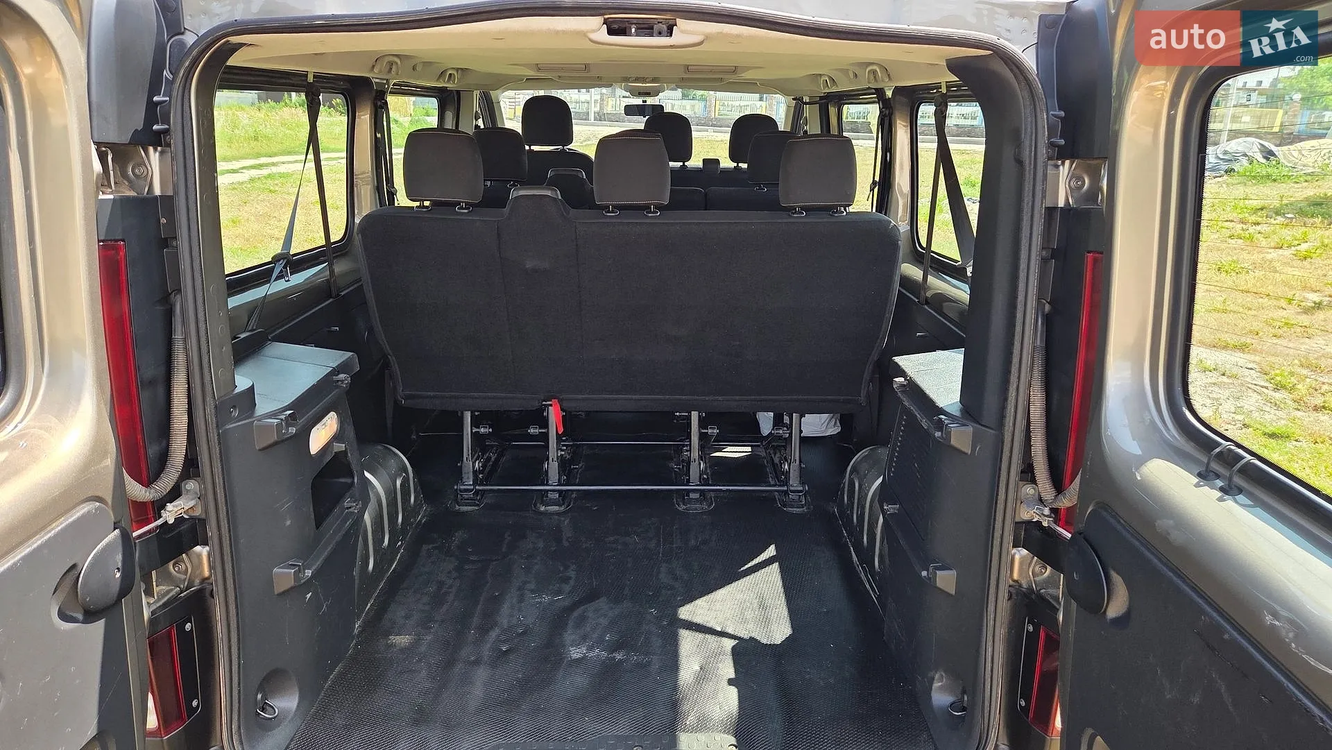 2015 Renault Trafic - мініатюра 15