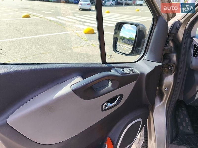 Минивэн Renault Trafic 2015 в Киеве