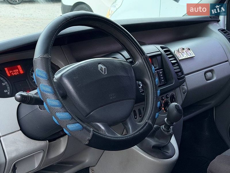 Вантажопасажирський фургон Renault Trafic 2007 в Харкові