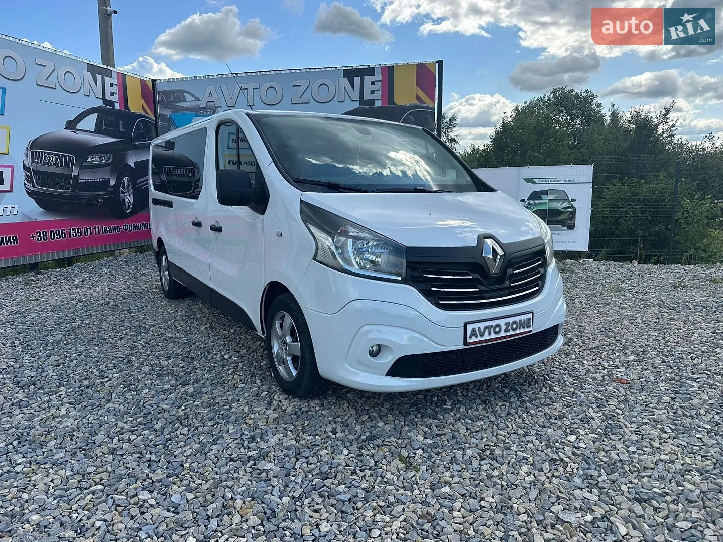 2016 Renault Trafic - мініатюра 2