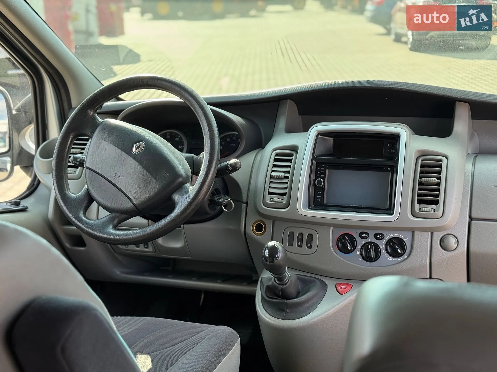 2011 Renault Trafic - мініатюра 14