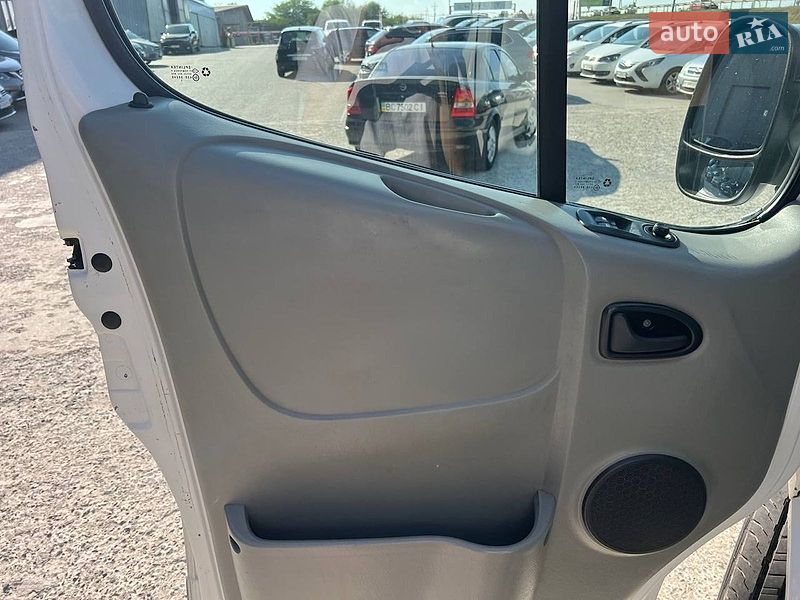 Мінівен Renault Trafic 2005 в Львові фото 14 Мінівен Renault Trafic 2005 в Львові