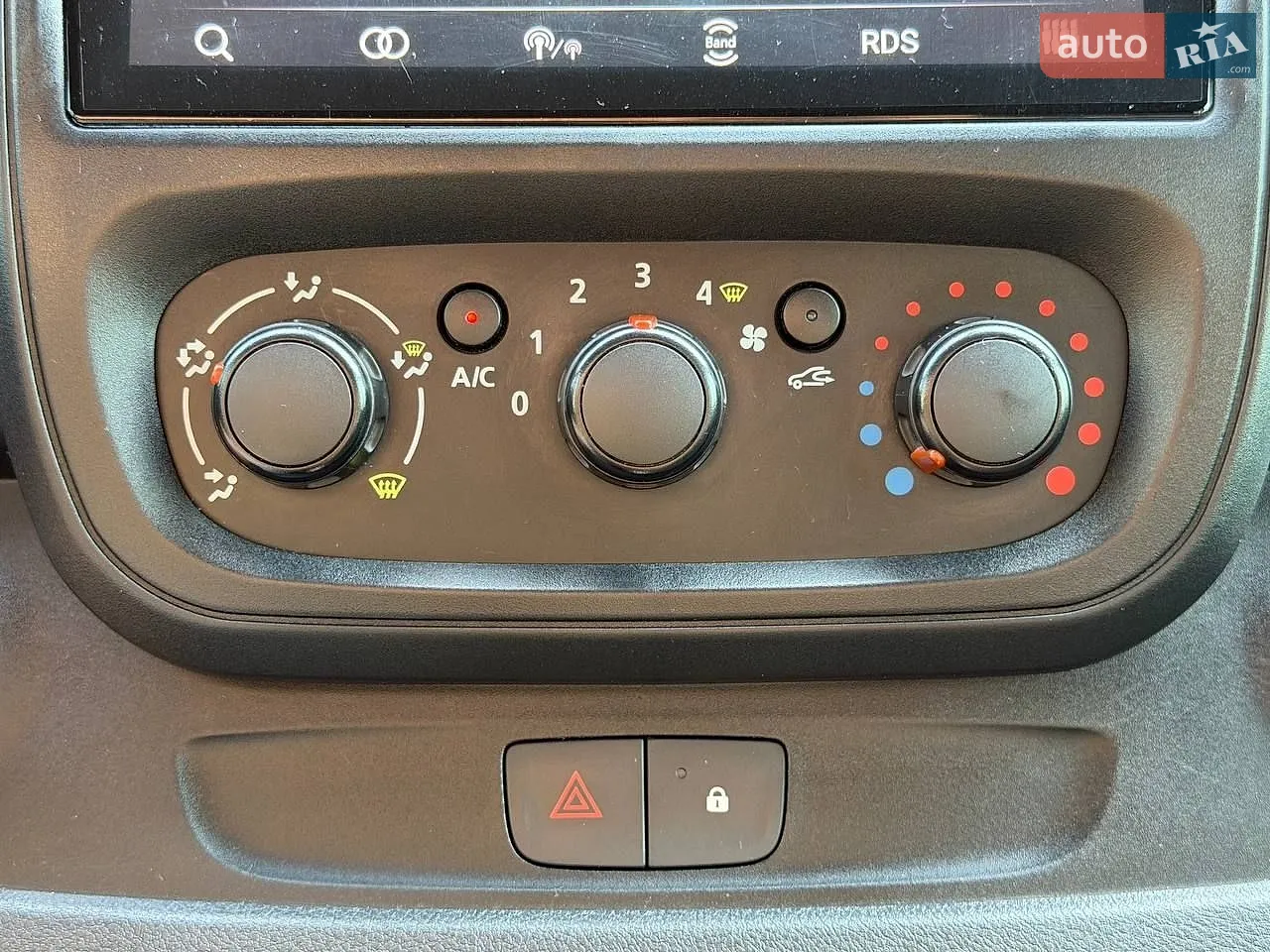 2016 Renault Trafic - мініатюра 24