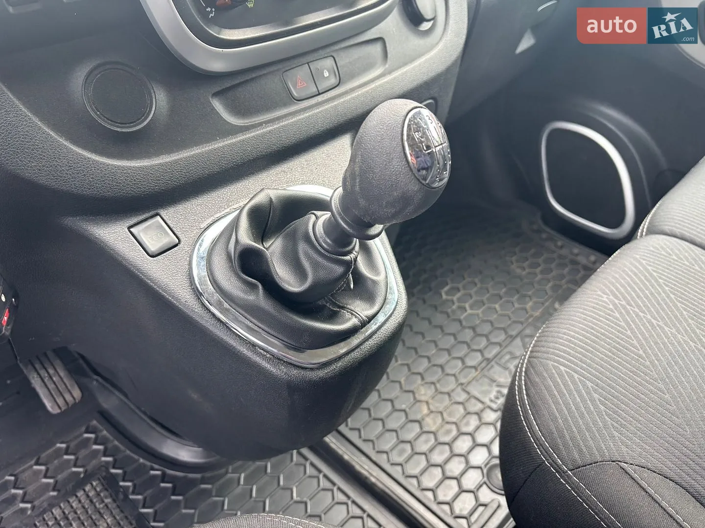 2015 Renault Trafic - мініатюра 18