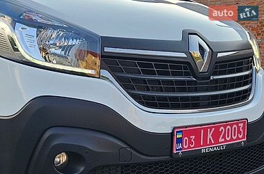 Вантажний фургон Renault Trafic 2021 в Бережанах
