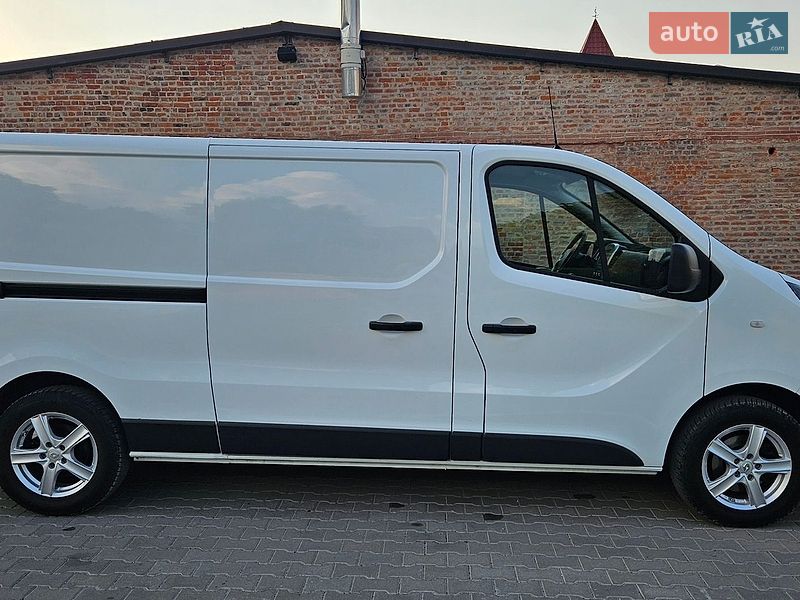 Вантажний фургон Renault Trafic 2021 в Бережанах