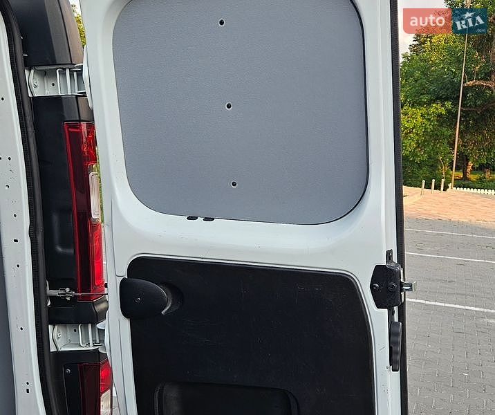 Вантажний фургон Renault Trafic 2021 в Бережанах