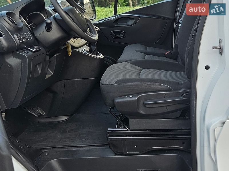 Вантажний фургон Renault Trafic 2021 в Бережанах