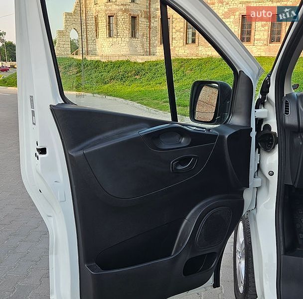 Вантажний фургон Renault Trafic 2021 в Бережанах