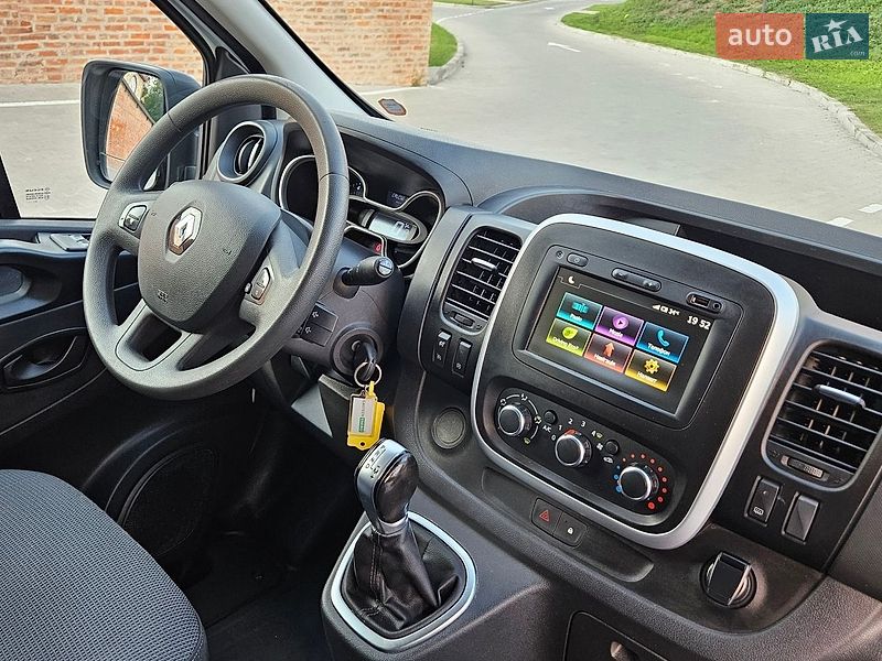 Вантажний фургон Renault Trafic 2021 в Бережанах