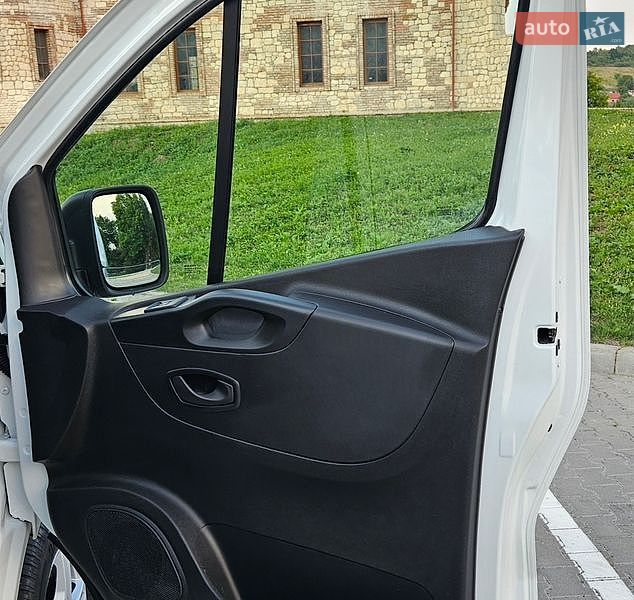 Вантажний фургон Renault Trafic 2021 в Бережанах