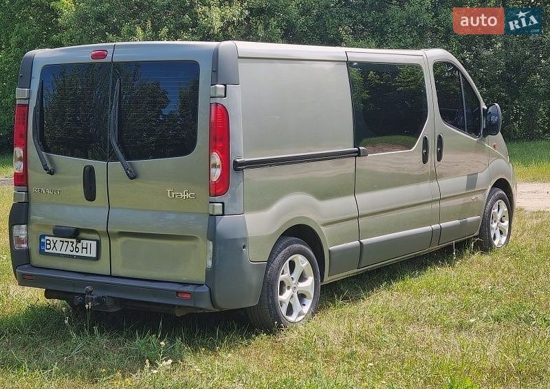 Мінівен Renault Trafic 2007 в Нових Санжарах