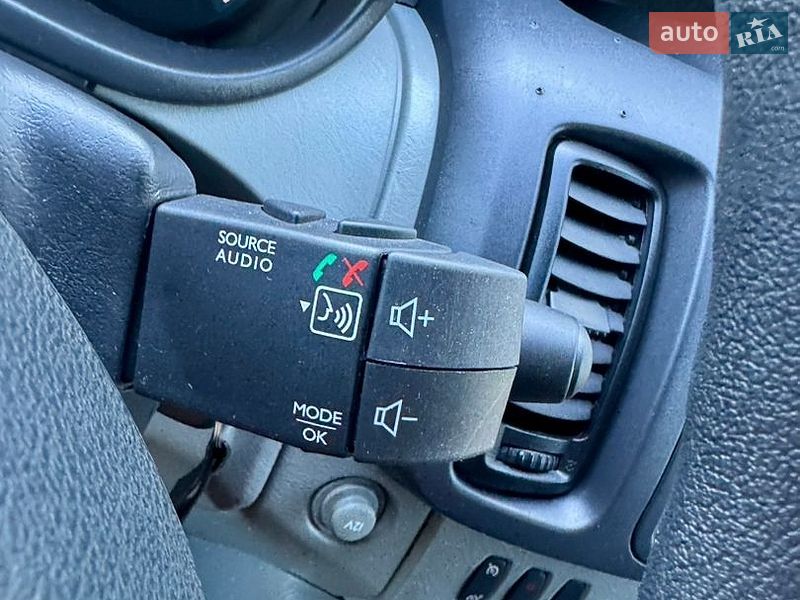 Вантажний фургон Renault Trafic 2014 в Полтаві